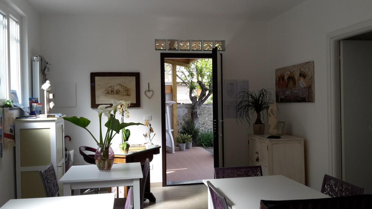 B&B Ai Tre Archi スポトルノ エクステリア 写真