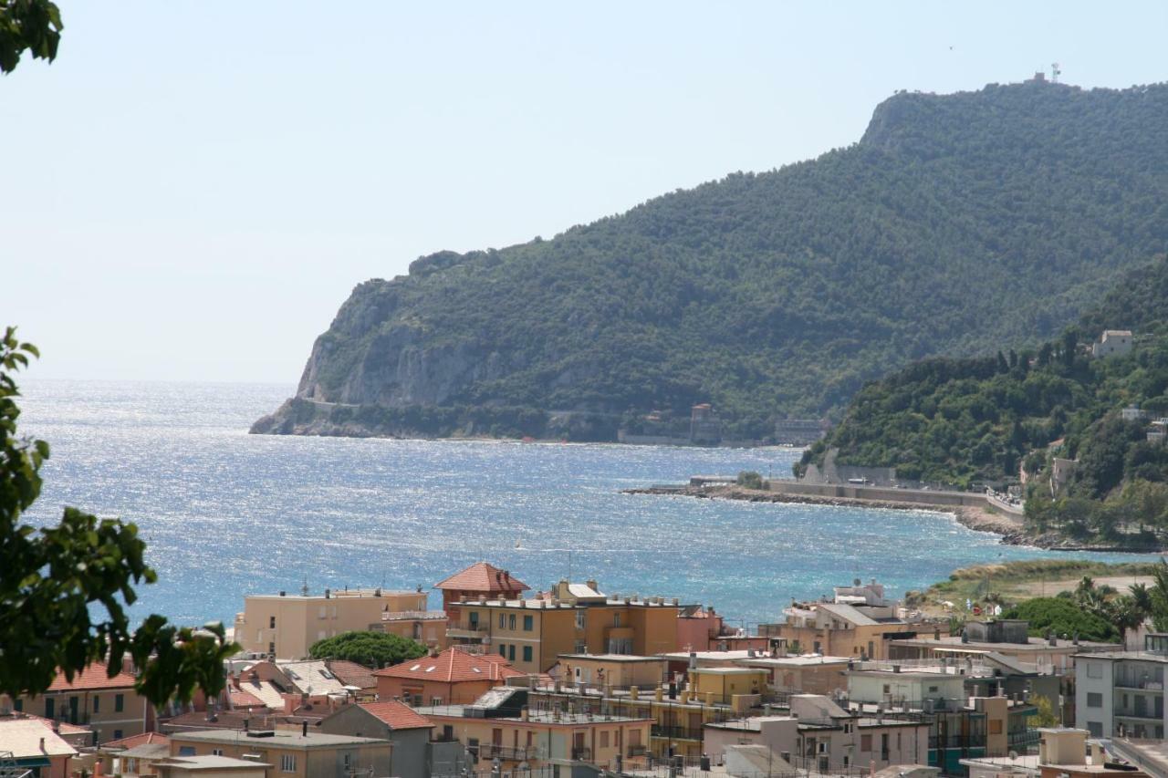 B&B Ai Tre Archi スポトルノ エクステリア 写真