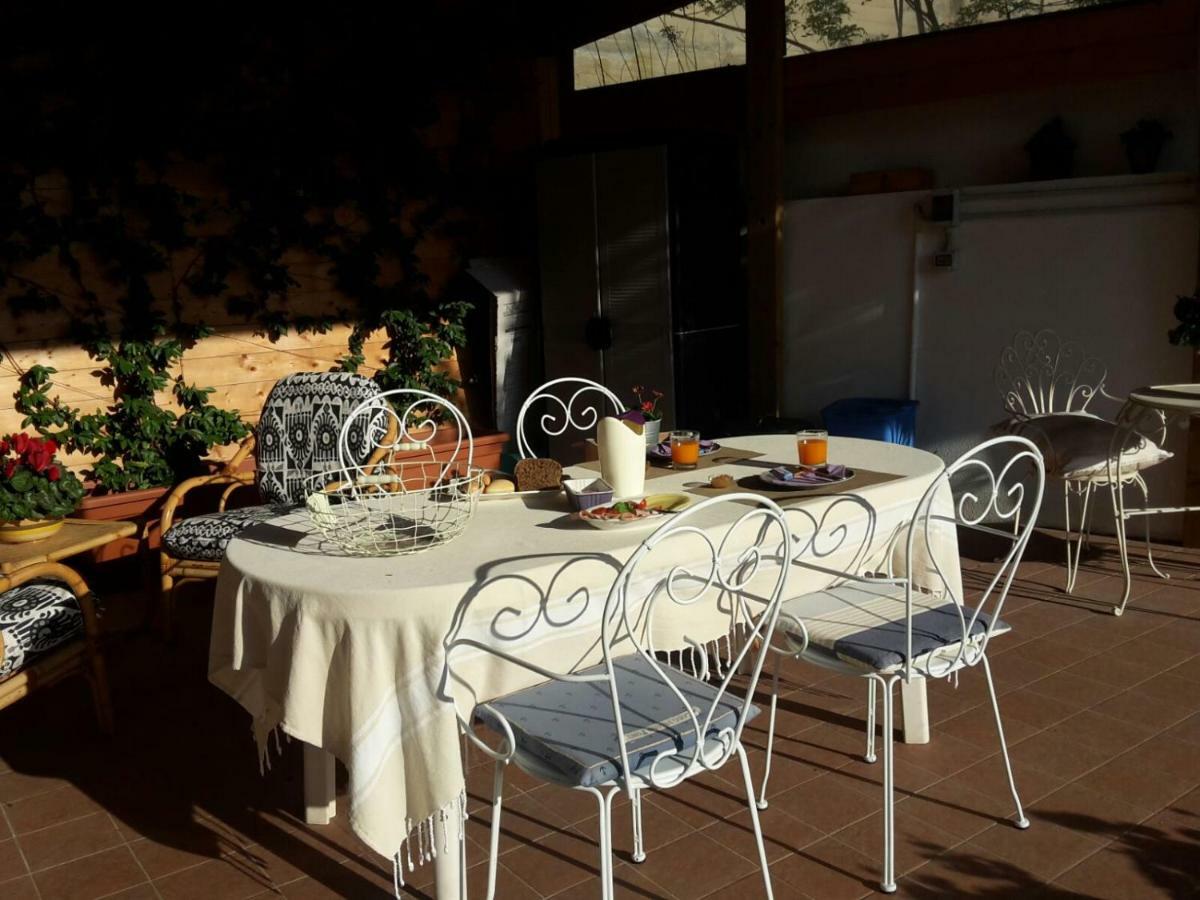 B&B Ai Tre Archi スポトルノ エクステリア 写真
