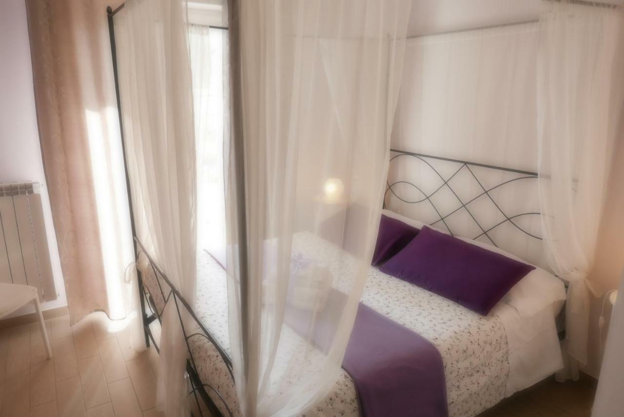 B&B Ai Tre Archi スポトルノ エクステリア 写真